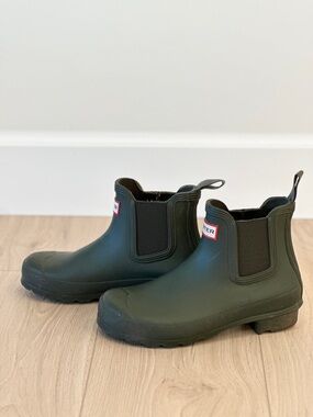 Hunter Chelsea Rain Boots in Dark Green